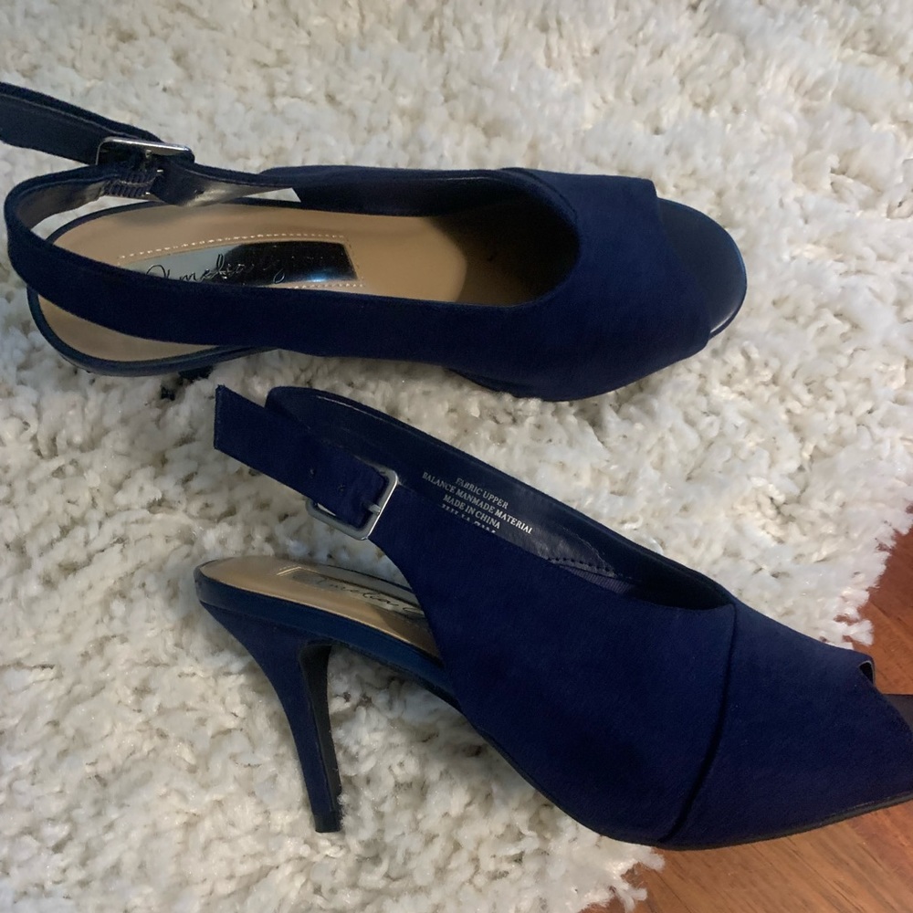 3 pairs of shoes. Like new. Size 7 1/2.